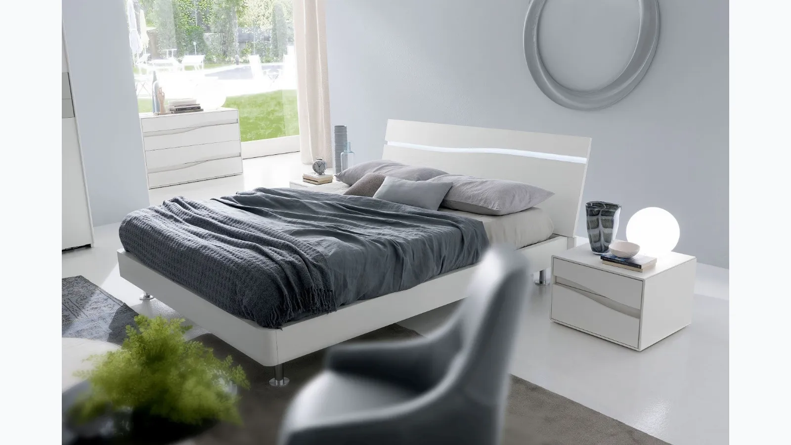 Bed with LED headboard in white open pore finish Infinity Wave by S75.
