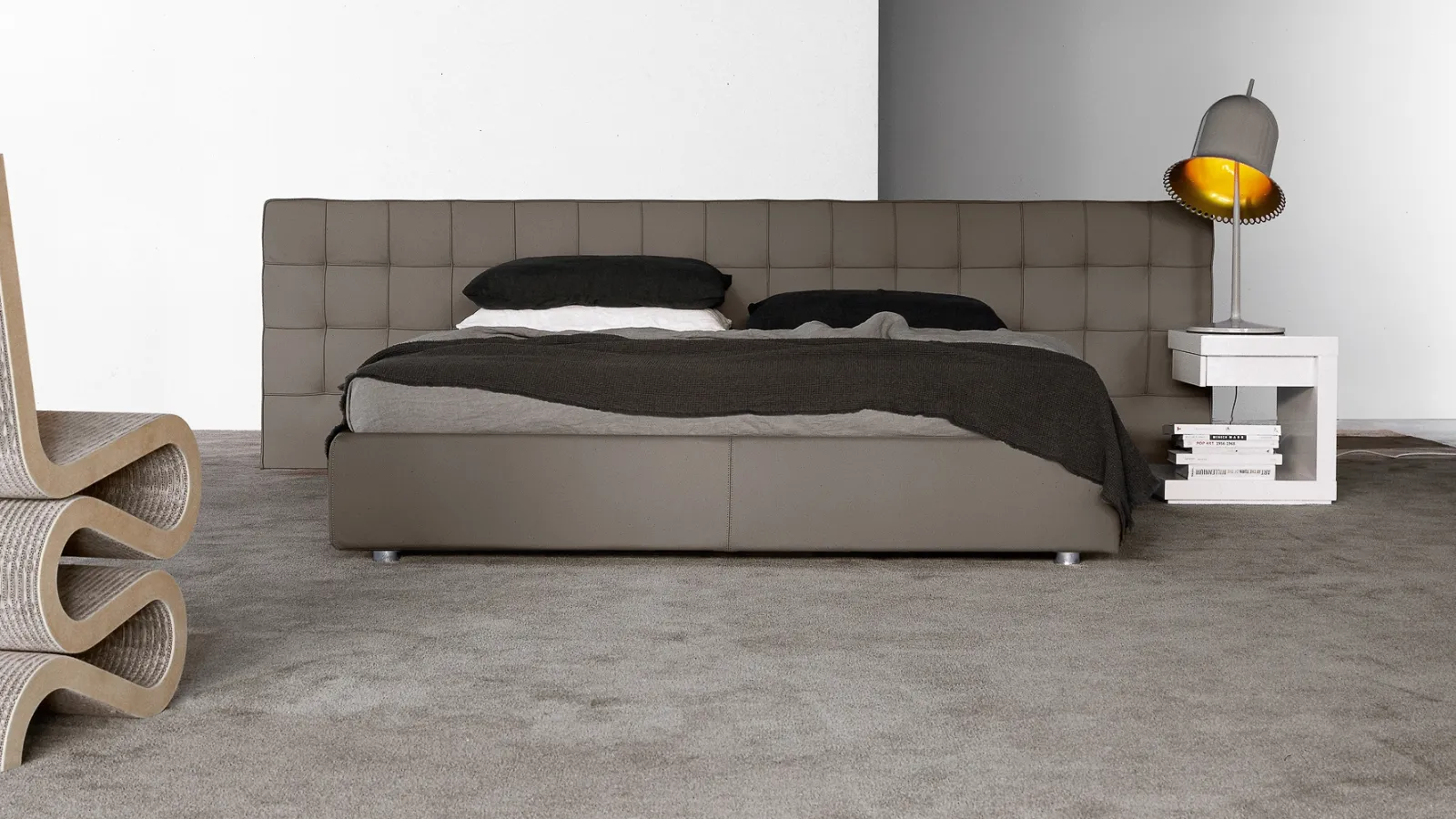 Bed Kilt 010 with upholstered and quilted headboard by Flexteam
