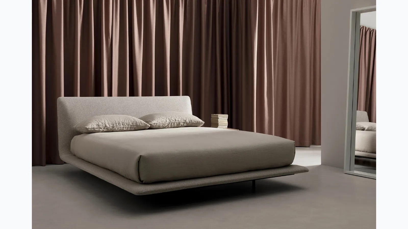Design bed Legri in Kristalia padded fabric