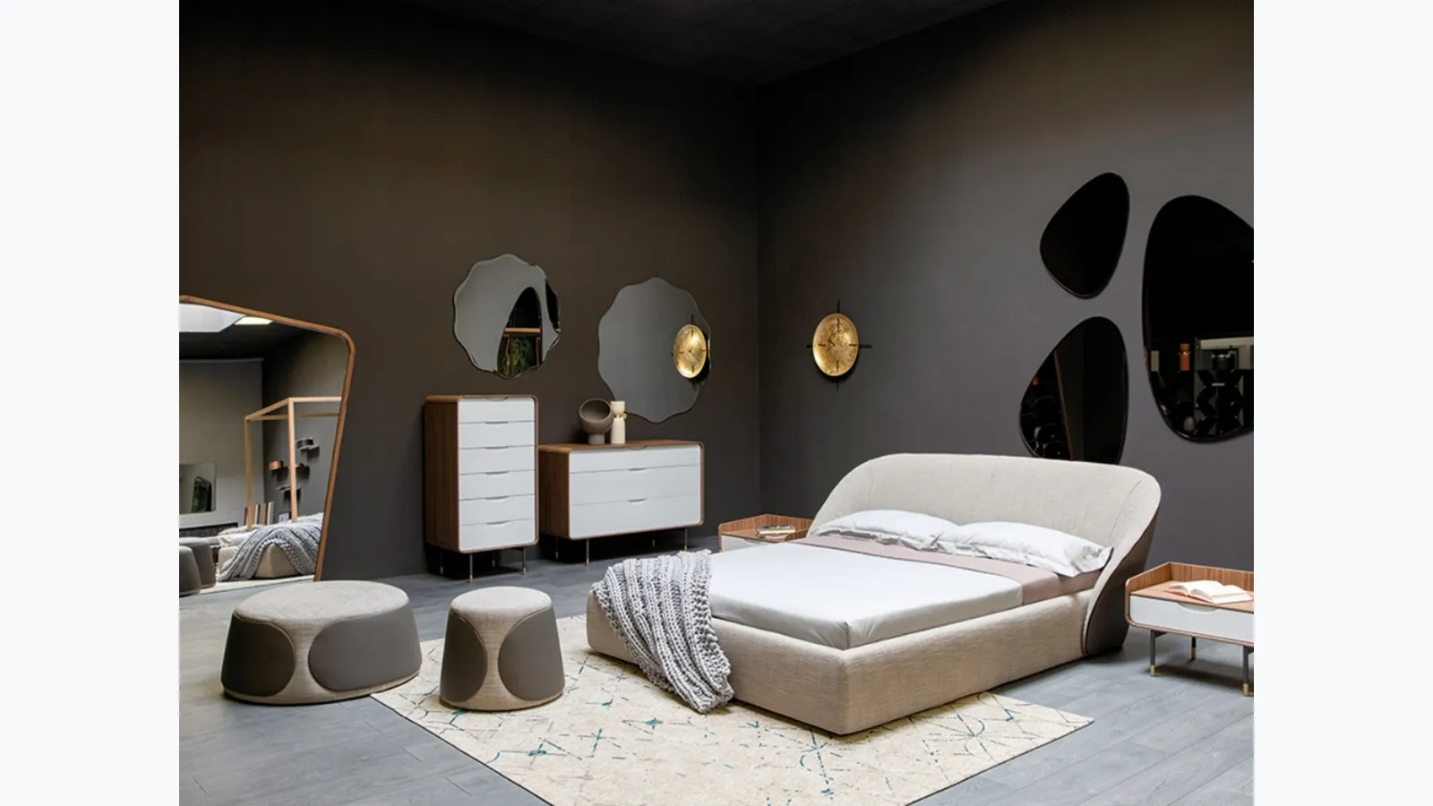 Fabric bed with Mama headboard by Tonin Casa