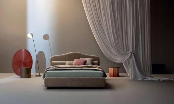 Fabric bed with shaped headboard Medea by Twils