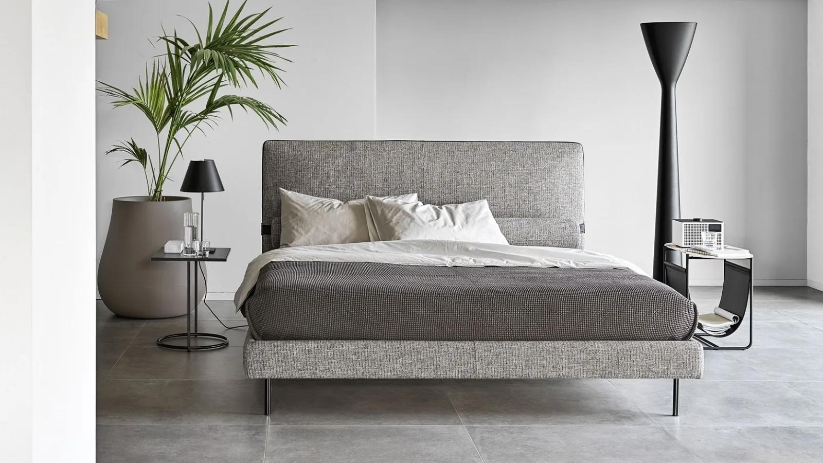 Mies bed with headboard by Calligaris