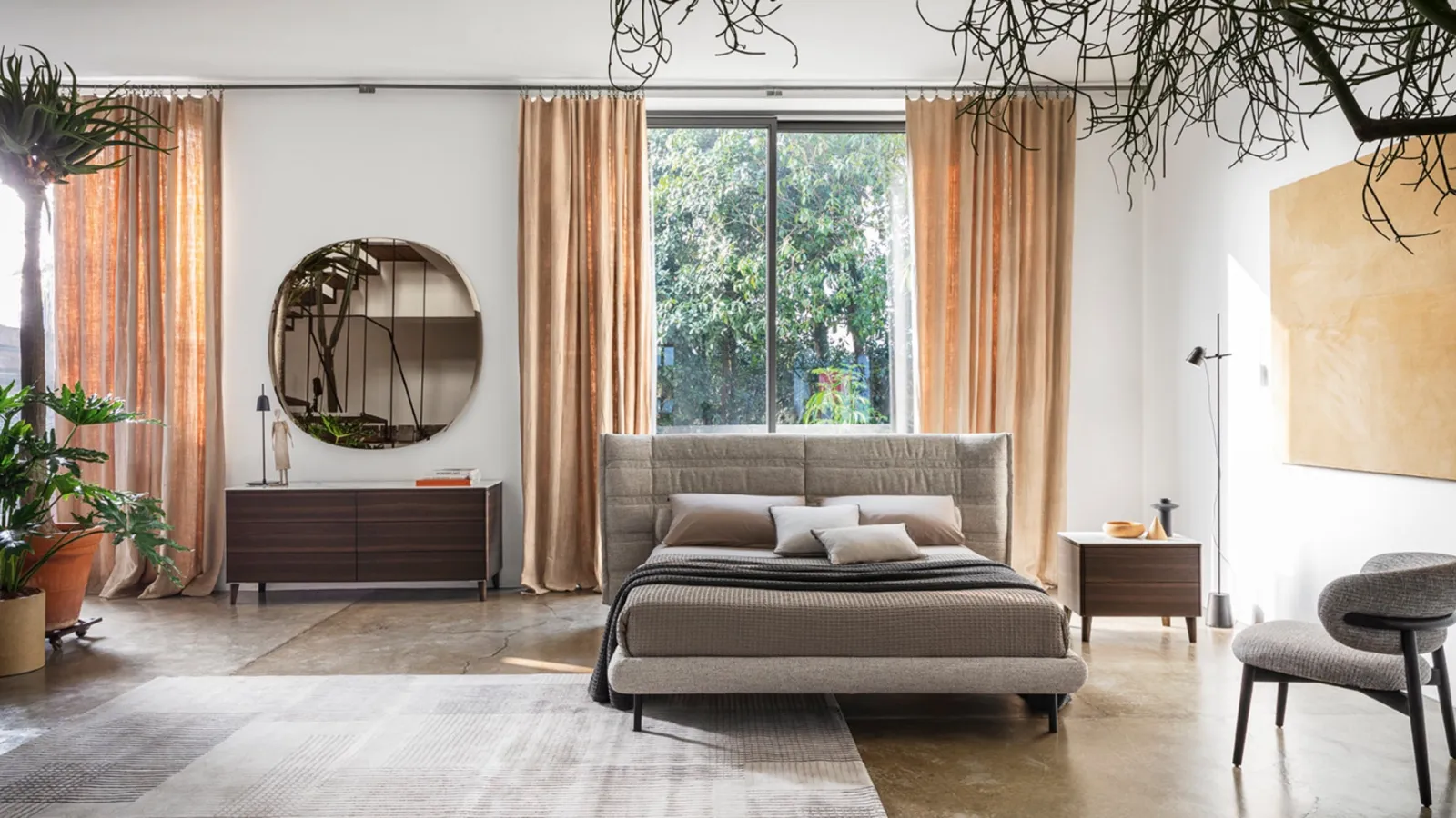 Calligaris upholstered fabric Monbed in English.