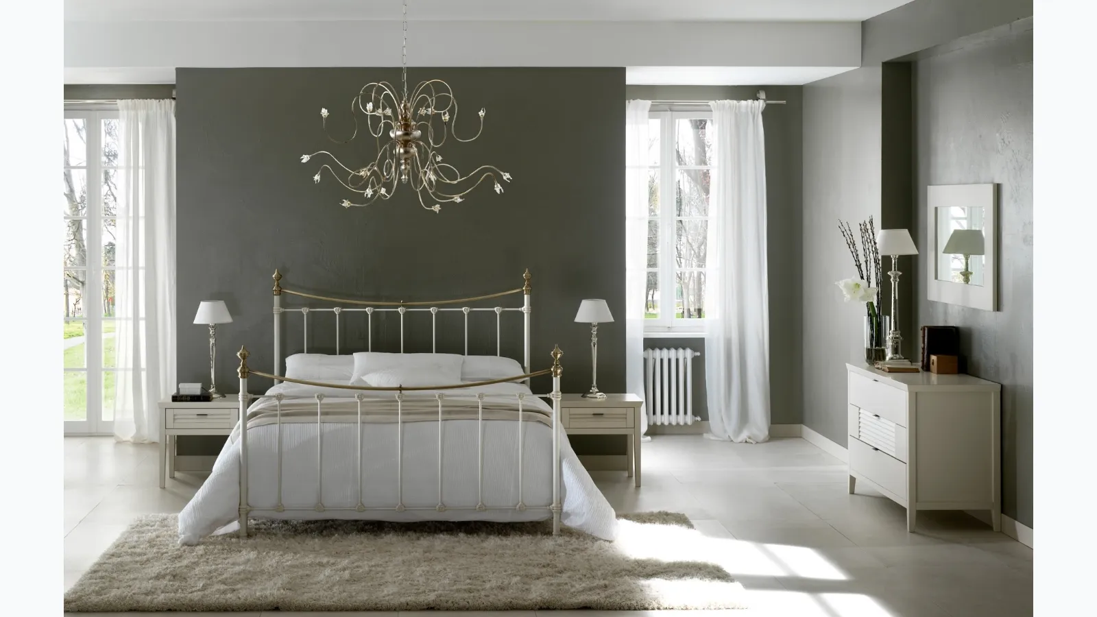 Cantori's iron and aluminum Oliver bed.