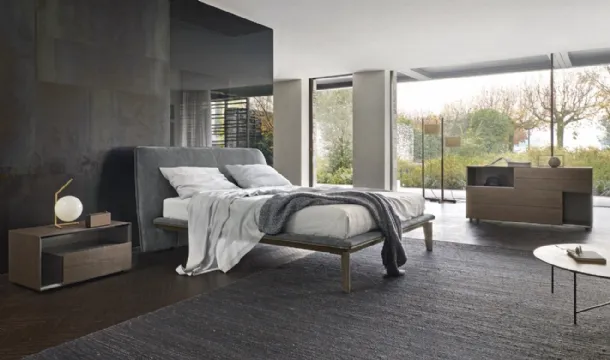 Bed with Peplo headboard by Sangiacomo.