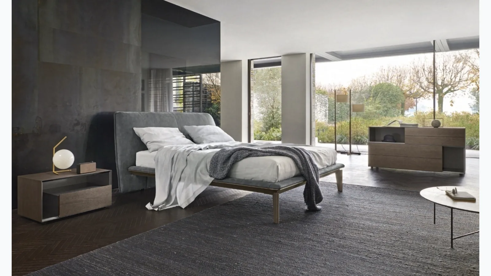 Bed with Peplo headboard by Sangiacomo.