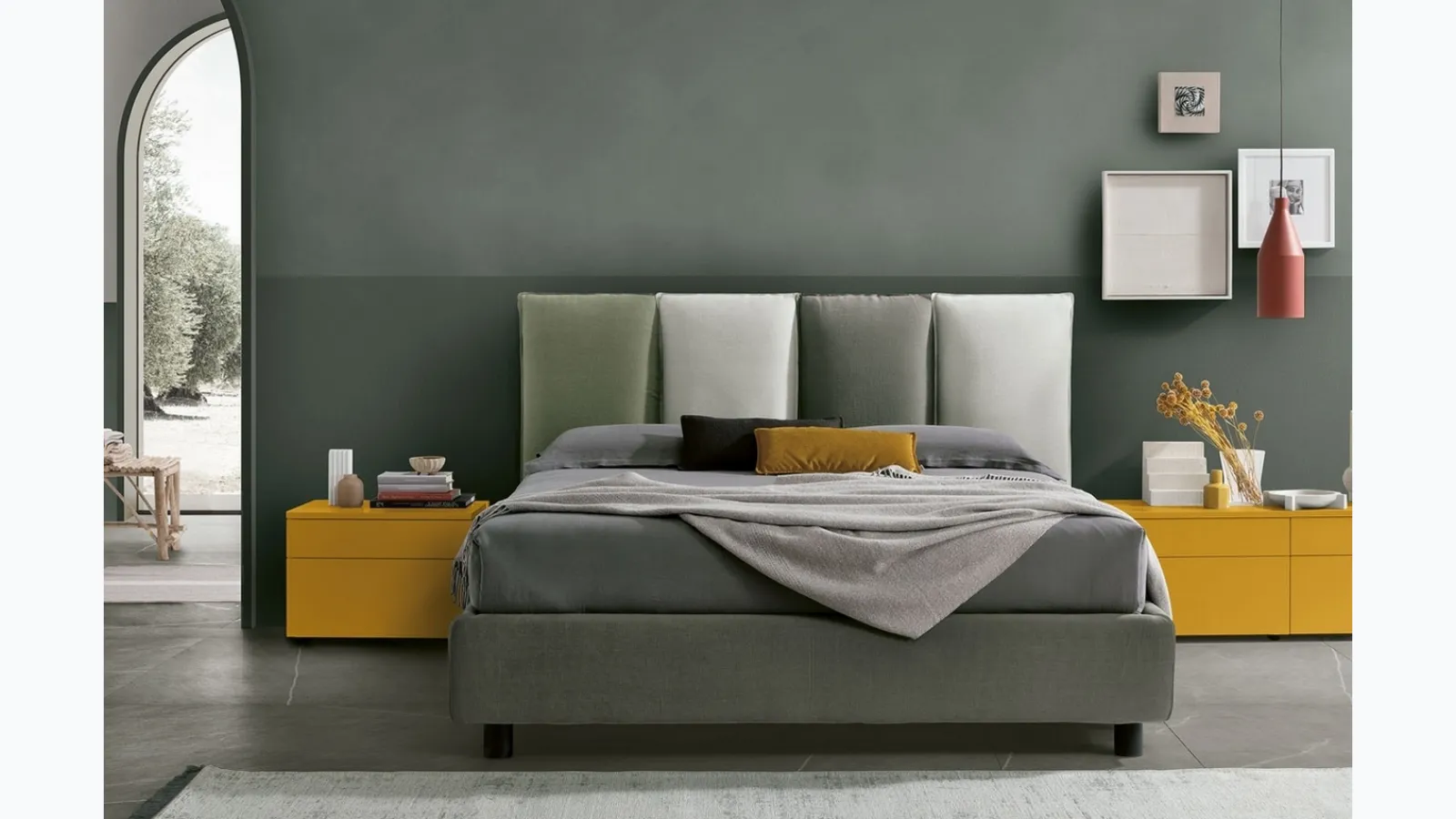 Poker padded fabric bed by Tomasella.