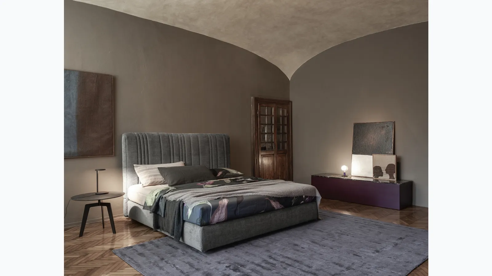 Bed with high headboard Rails by Flexteam