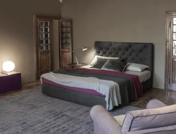 Random leather bed by Flexteam