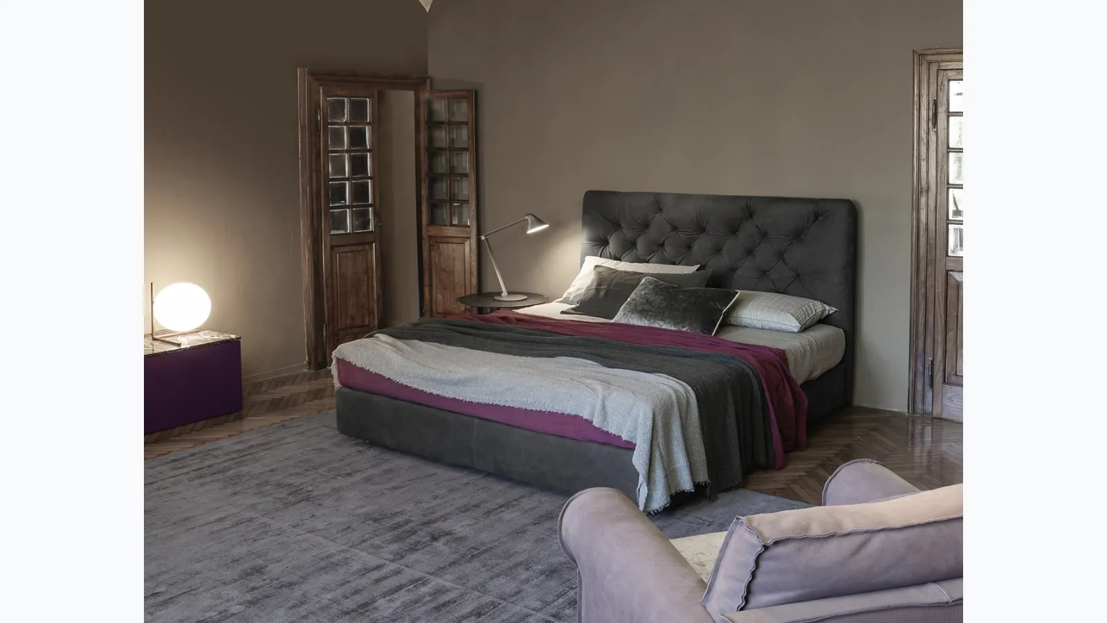 Random leather bed by Flexteam