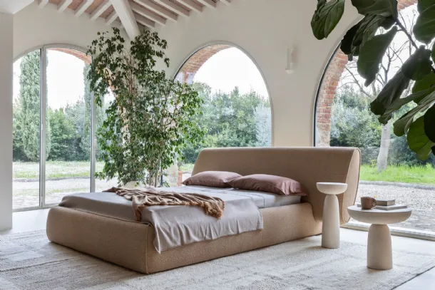 Scultured upholstered double bed Rio by Mogg.