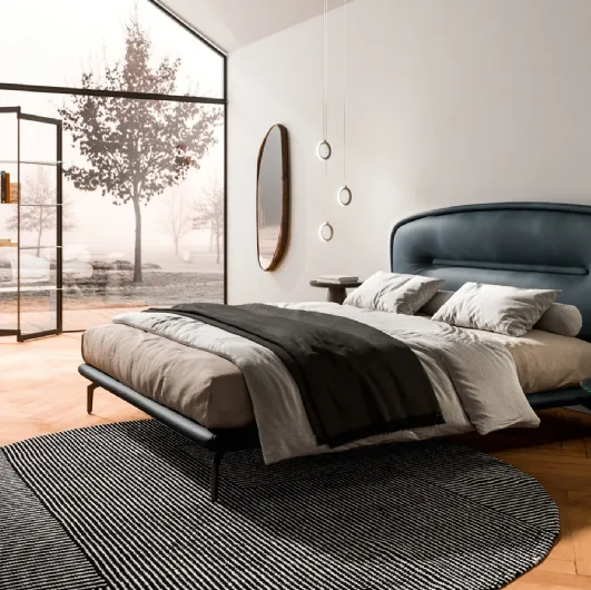 Ozzio's Romance leather bed