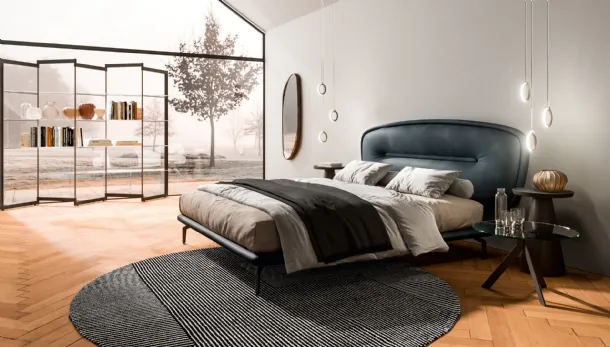Ozzio's Romance leather bed