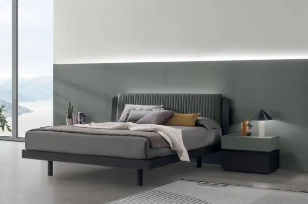 Roxy padded headboard bed by Tomasella