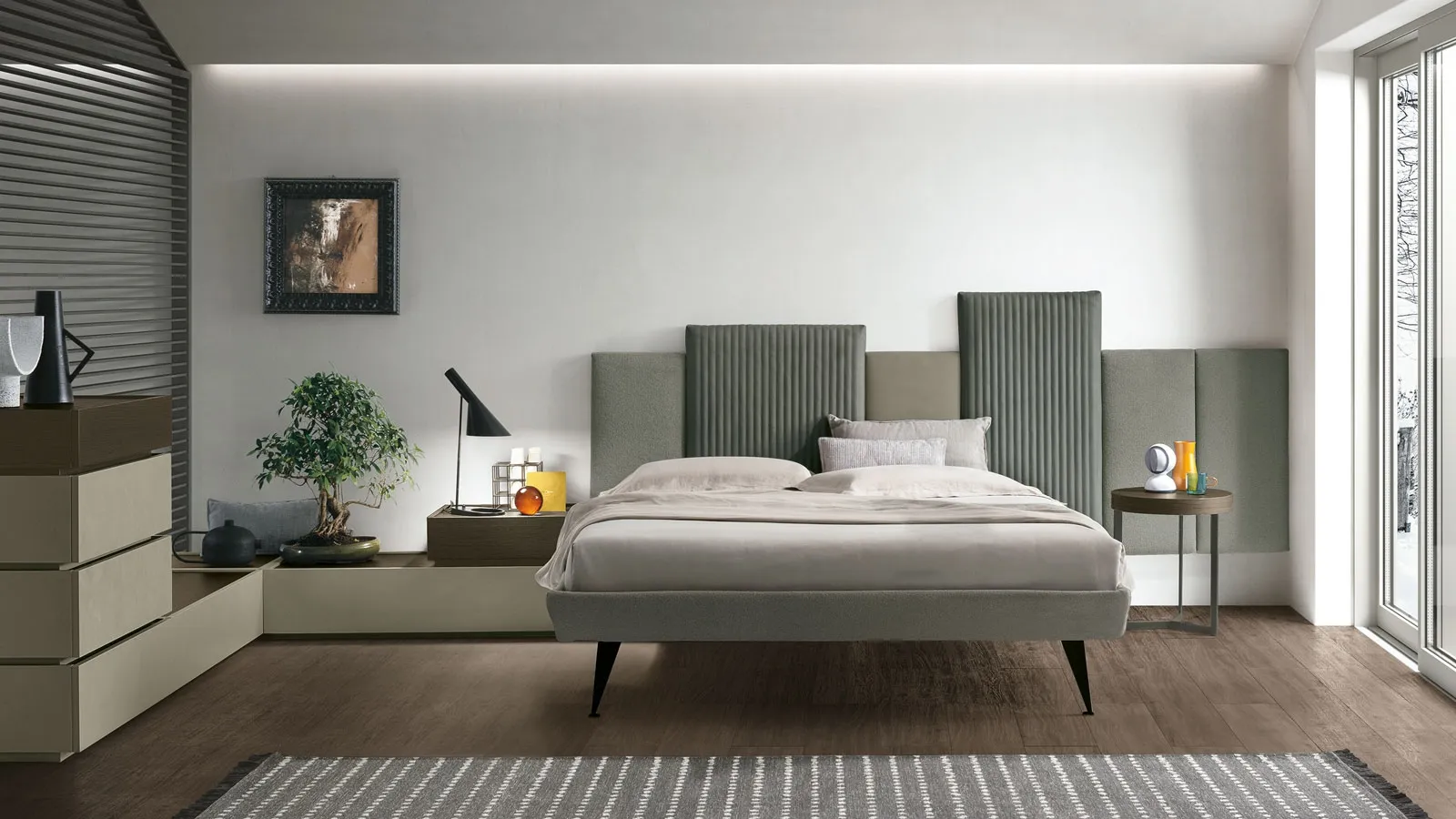 Fabric upholstered bed with Tomasella's Skyline headboard