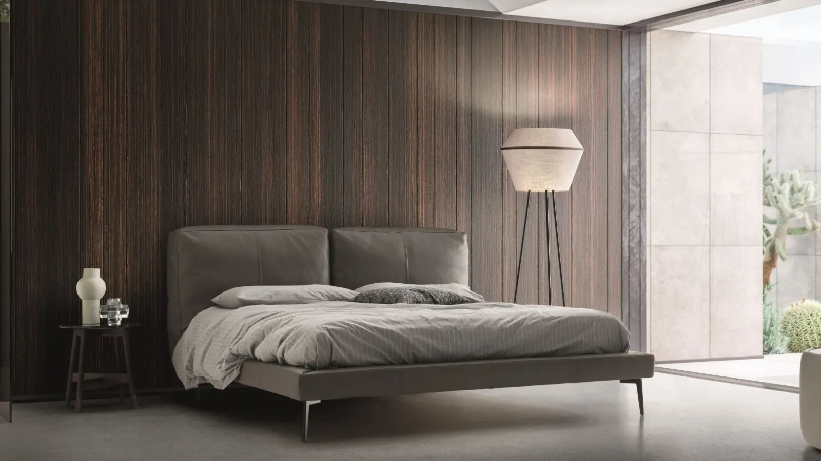 Double leather bed Sound by Ditre Italia.