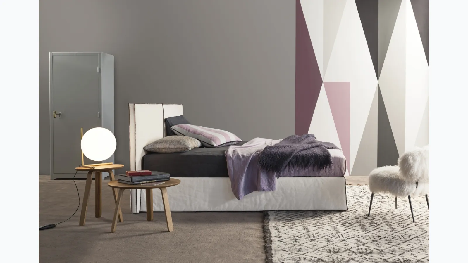 Space storage bed by Flexteam