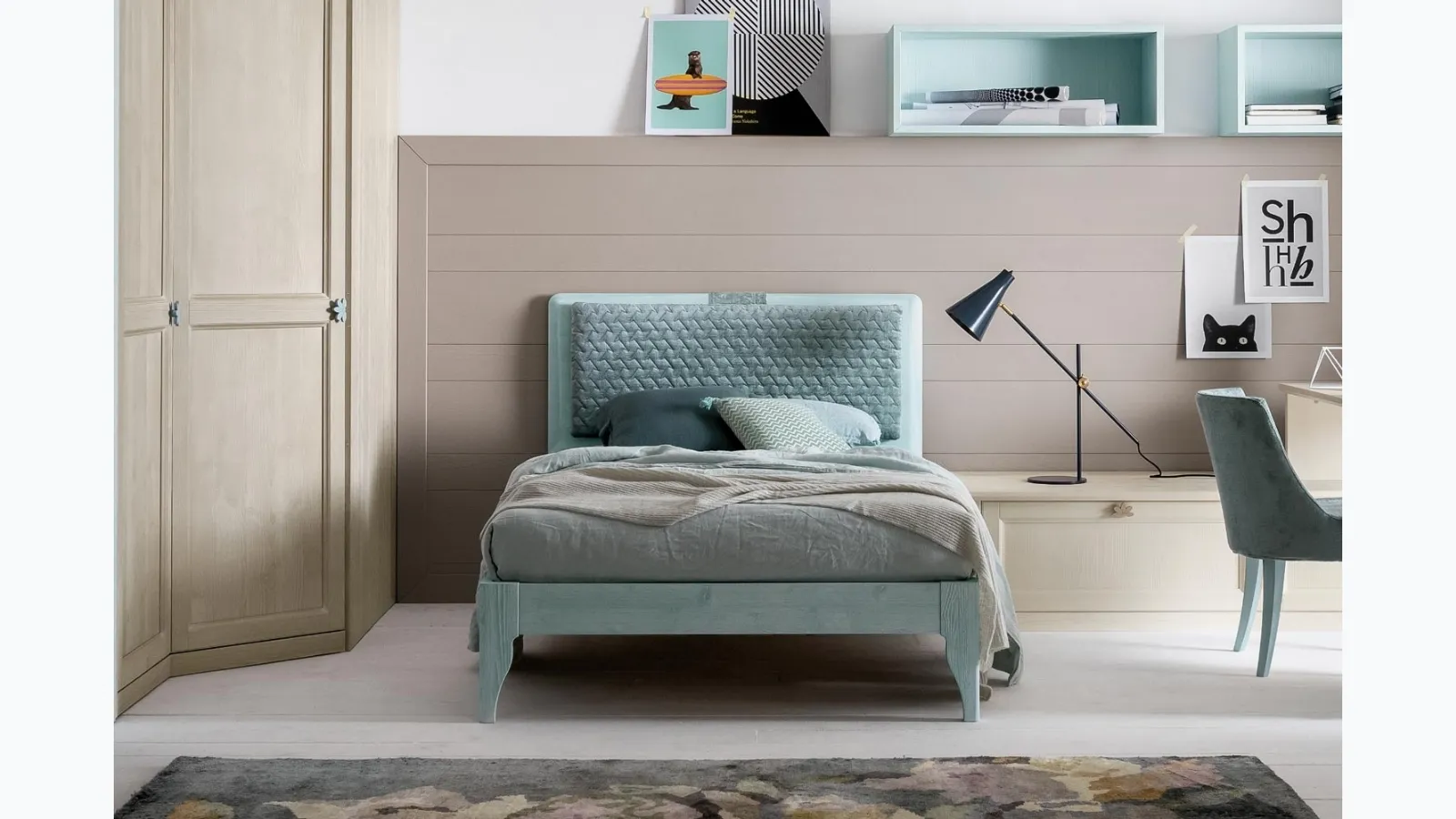 Queen-size bed by Callesella