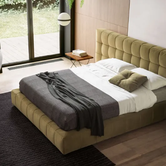 Quilted velvet bed with headboard Terence XL by Valentini.