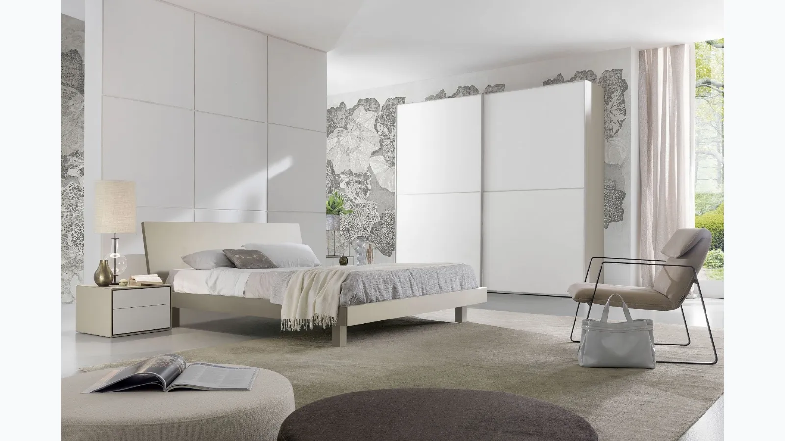 Bed with Thaiti S75 headboard