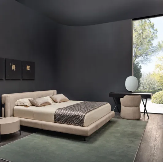 Cantori's Valley leather bed.