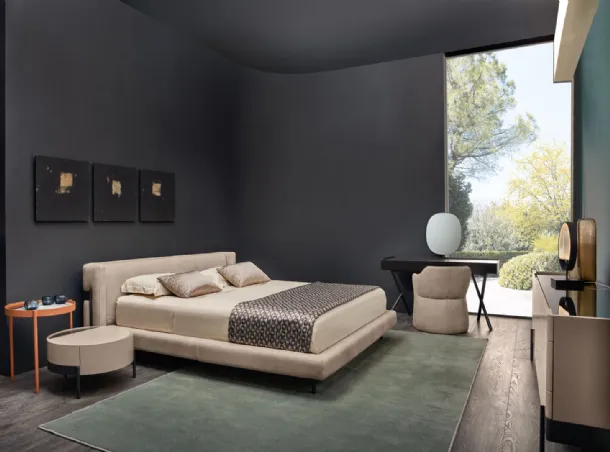 Cantori's Valley leather bed.