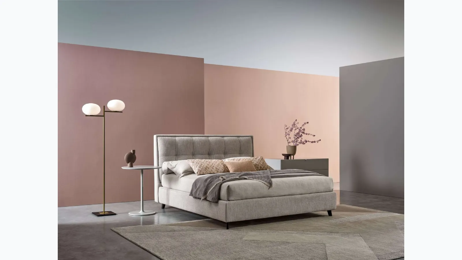 Double bed with Venus Lab headboard by Twils.