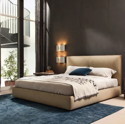 Wooden bedside table 4040 with Molteni & C marble top.