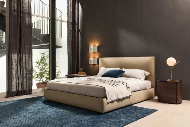 Wooden bedside table 4040 with Molteni & C marble top.