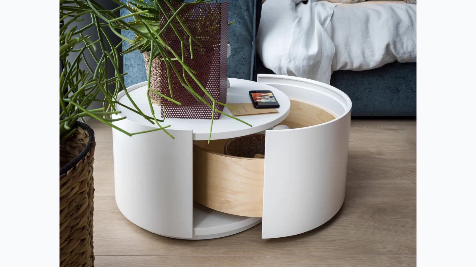 Allout bedside table by Novamobili