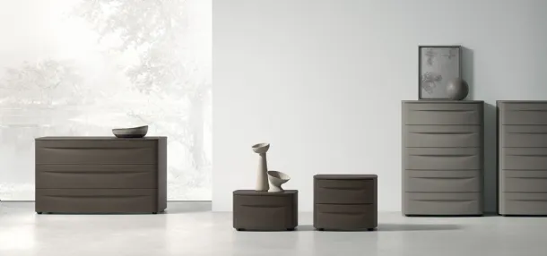 Bogart Night Group in wood or lacquered by Tomasella.
