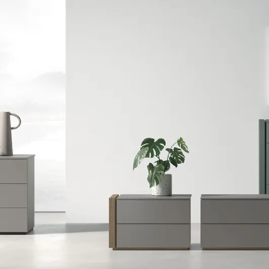 Night group in lacquered finish by Tomasella