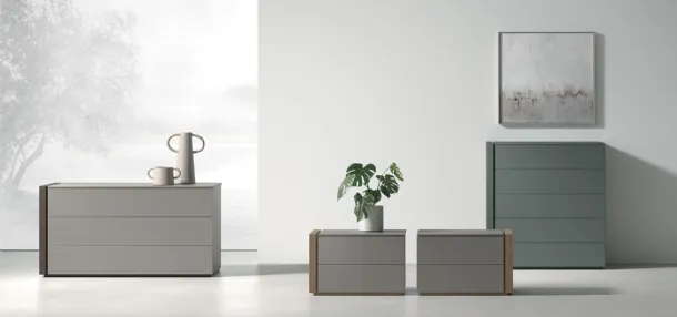 Night group in lacquered finish by Tomasella