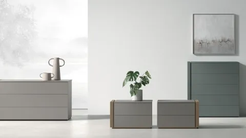 Night group in lacquered finish by Tomasella