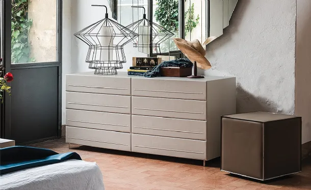 Dyno wooden dresser covered in Cattelan Italia leather.