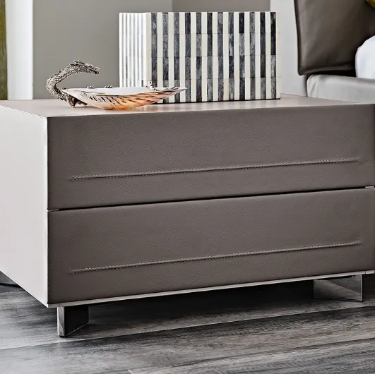 Dyno bedside table in wood covered in leather by Cattelan Italia
