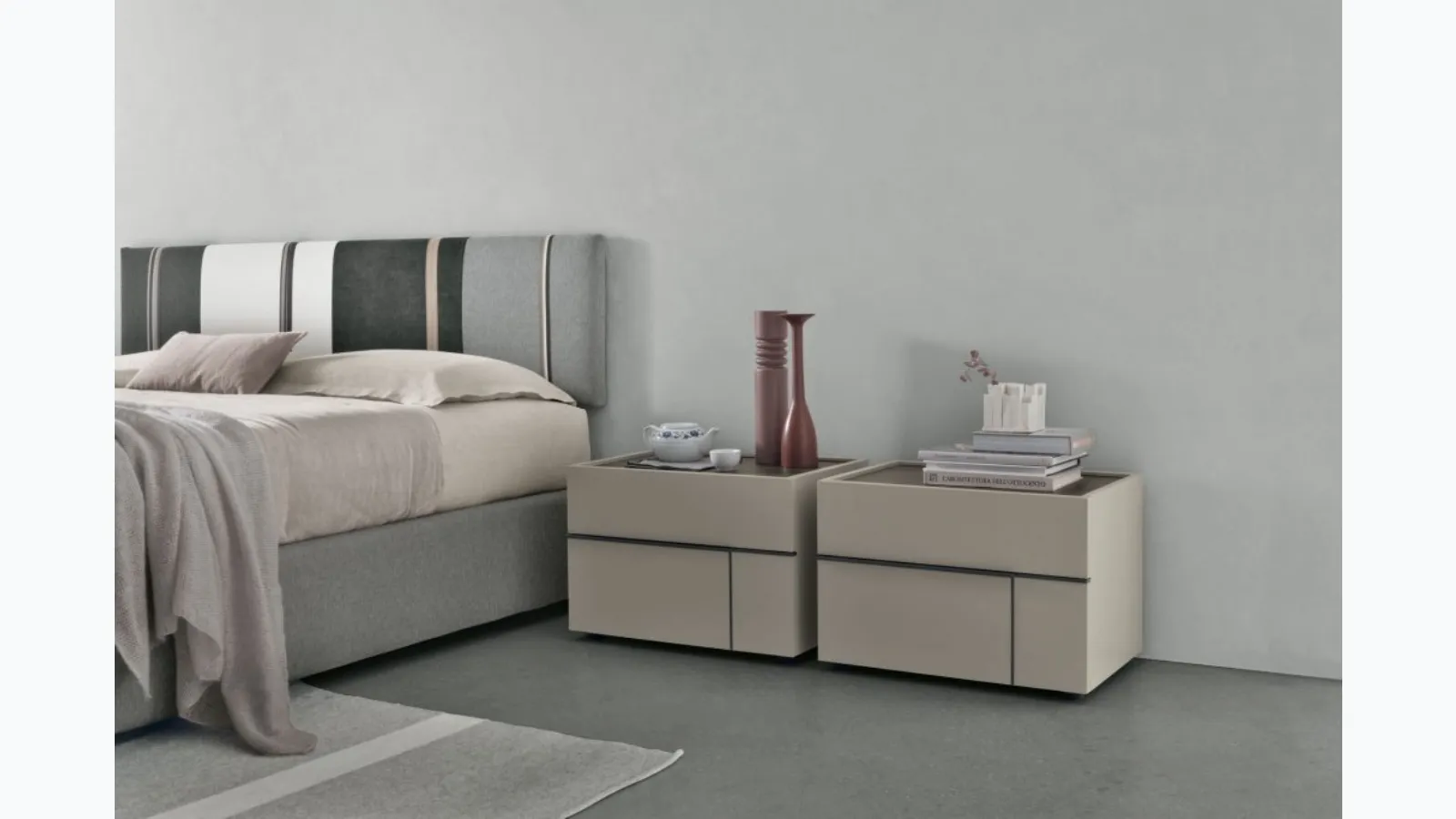 Bedside table in textured cement Hashtag by Tomasella
