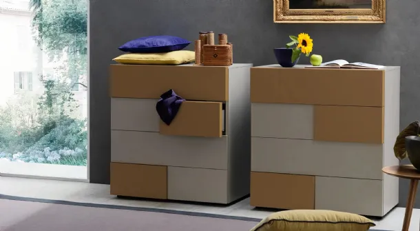 Chest of drawers from the Sangiacomo collection