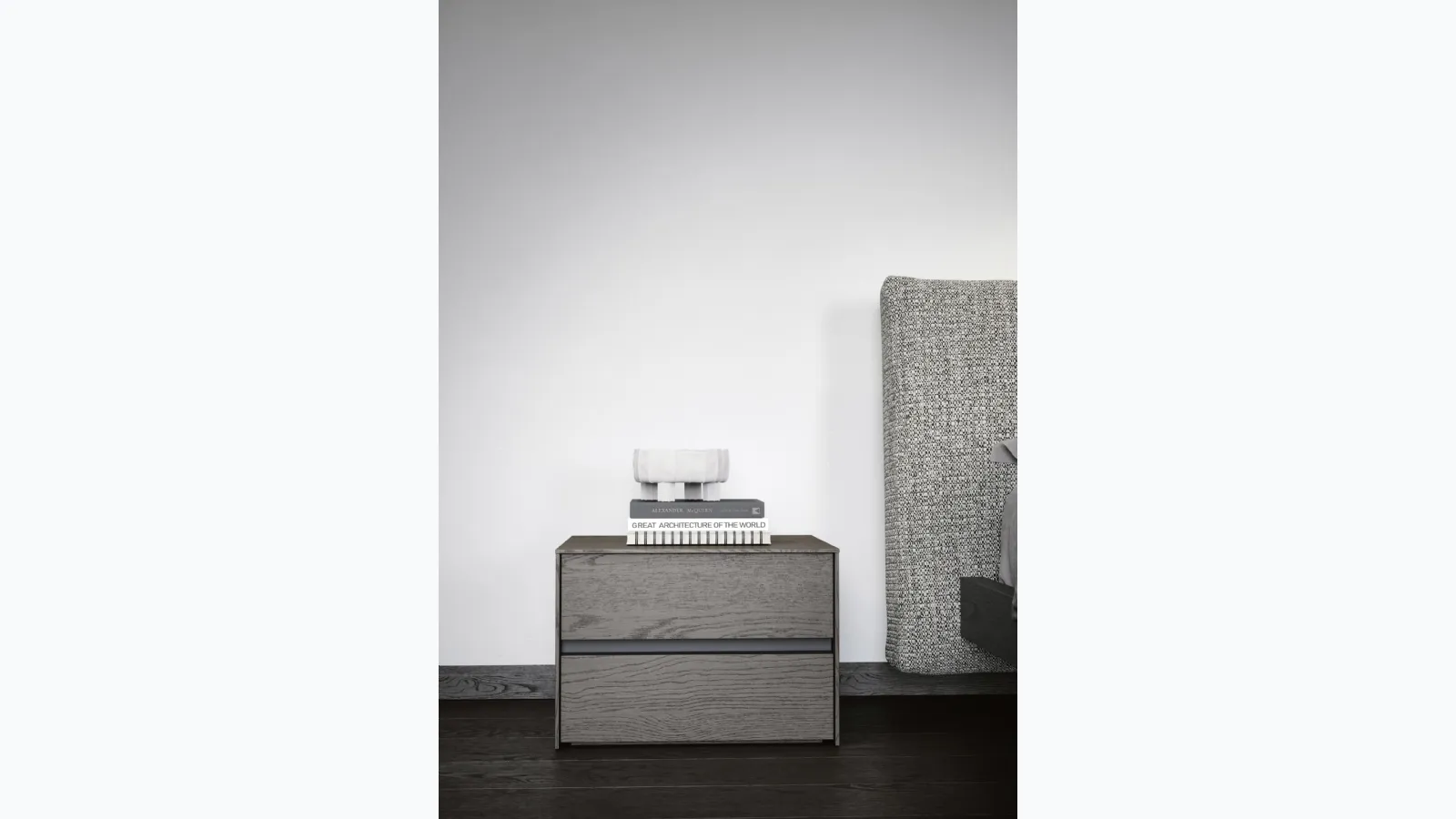 Pitagora bedside table by Novamobili