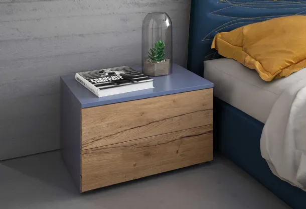 Start bedside table in melamine and matte lacquered by Clever.