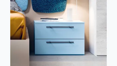Start bedside table with matte lacquered finish and Clever handles.