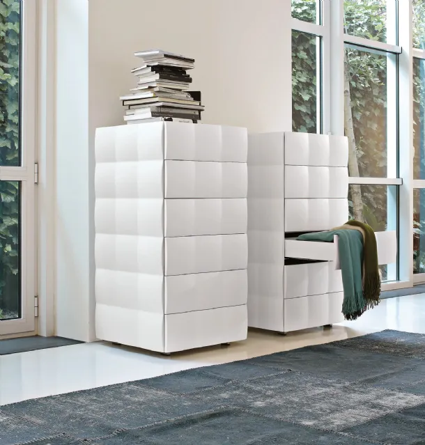 Venice chest of drawers in white lacquered by Tonin Casa