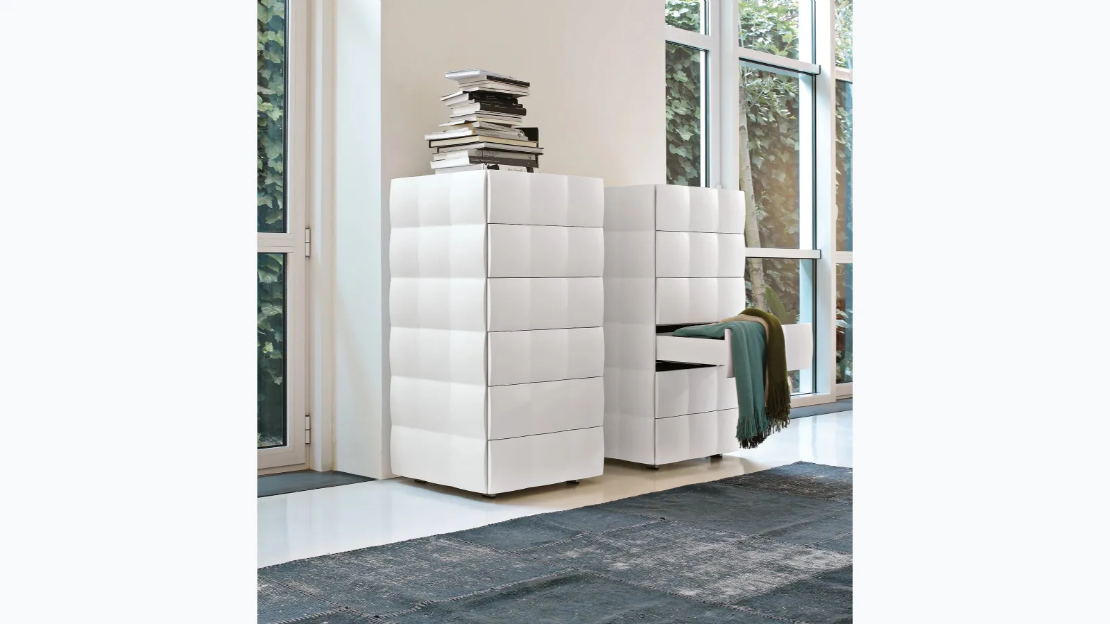 Venice chest of drawers in white lacquered by Tonin Casa