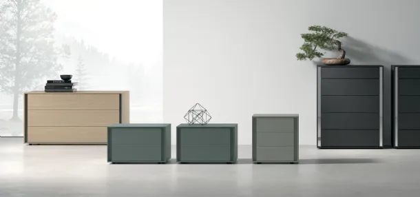 Night VIP group in lacquered or textured finish by Tomasella