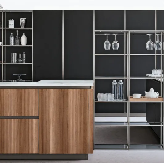 Divider bookcase Gravity 02 in metal with glass shelves by Veneta Cucine