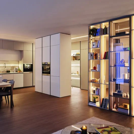 Living 07 dividing bookcase by Veneta Cucine.