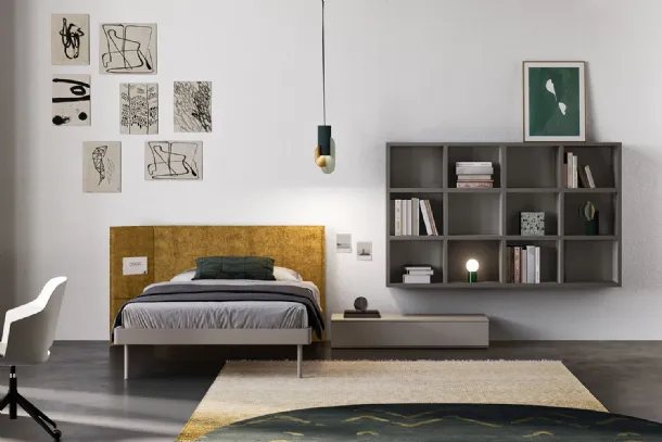 Start Clever's suspended bookshelf