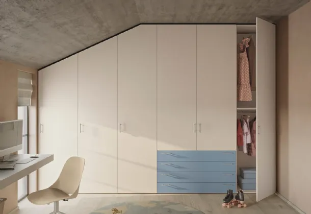 Room with custom-made Golf K28 wardrobe by Colombini Casa.