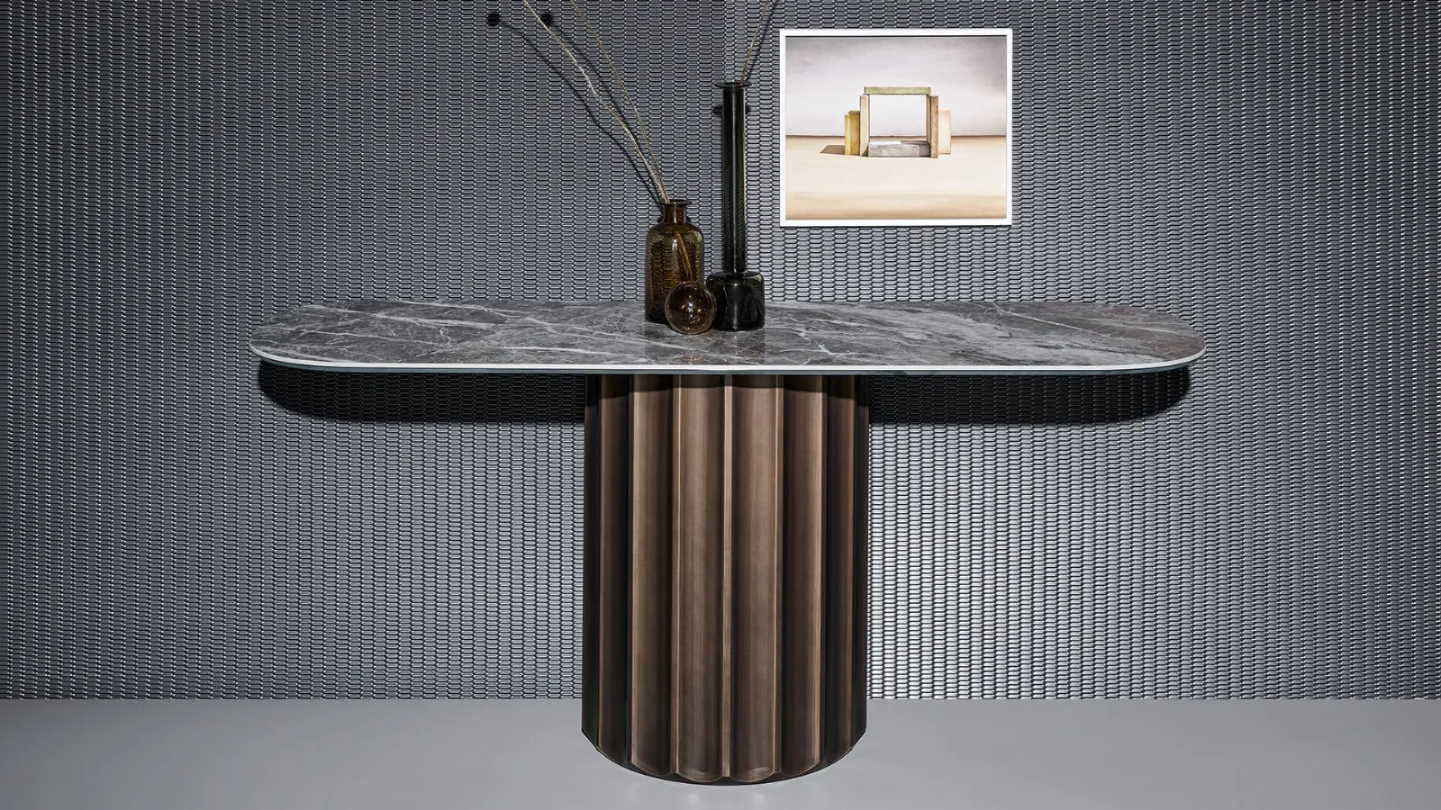 Design entrance console Dorian with ceramic top and polyurethane base by Bonaldo.
