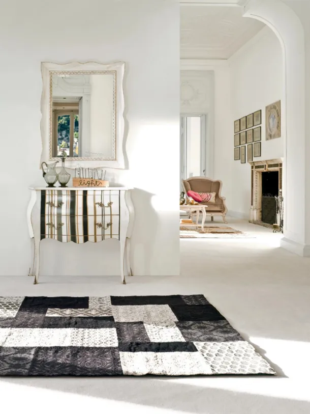 Classic Galen entrance mobile by Tonin Casa.